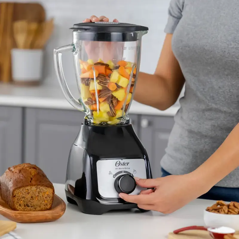 LICUADORA OSTER CON VASO DE VIDRIO DE 1.5L Y CONTROL DE PERILLA BLSTKAGBRD